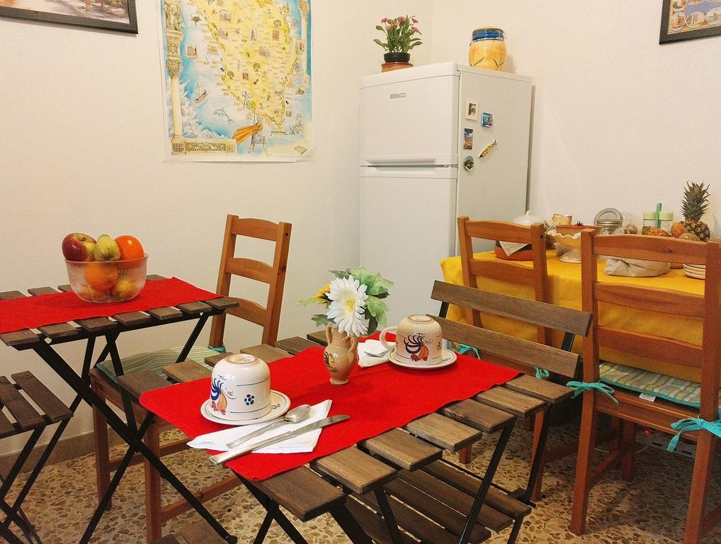 דירות לצ'ה La Casa Di Chicca מראה חיצוני תמונה